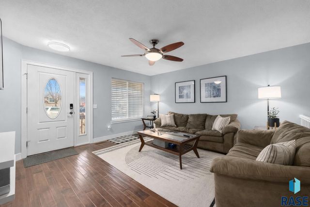 7505 S Peregrine Pl Place, Sioux Falls, SD 57108