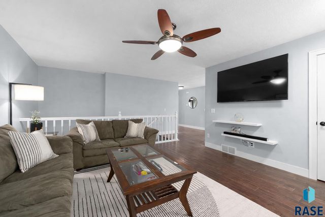 7505 S Peregrine Pl Place, Sioux Falls, SD 57108