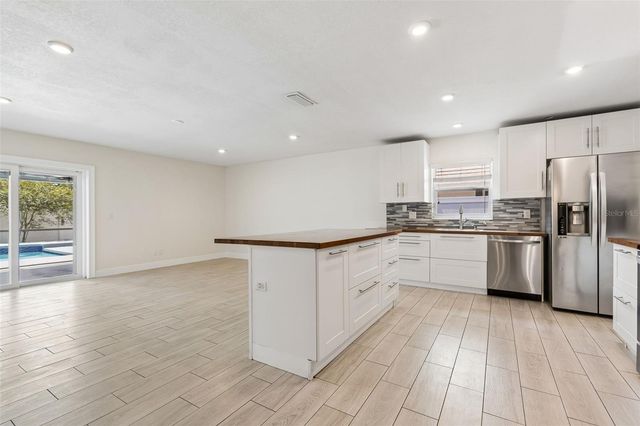 4710 SOUTHBREEZE DRIVE, Tampa, FL 33624