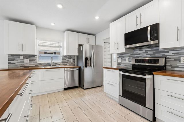 4710 SOUTHBREEZE DRIVE, Tampa, FL 33624