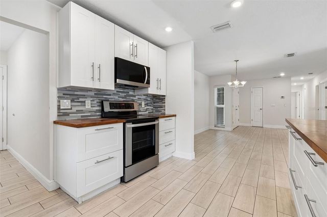 4710 SOUTHBREEZE DRIVE, Tampa, FL 33624