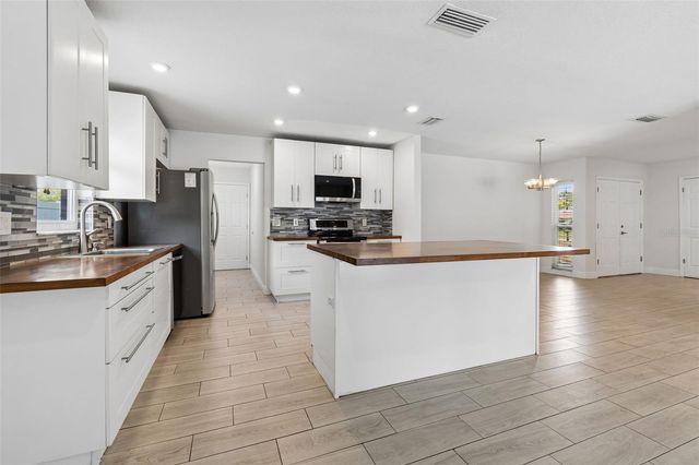 4710 SOUTHBREEZE DRIVE, Tampa, FL 33624