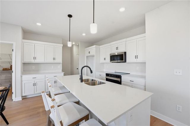 18257 W 166th Street, Olathe, KS 66062