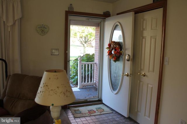 668 SNYDER HILL RD, Lititz, PA 17543