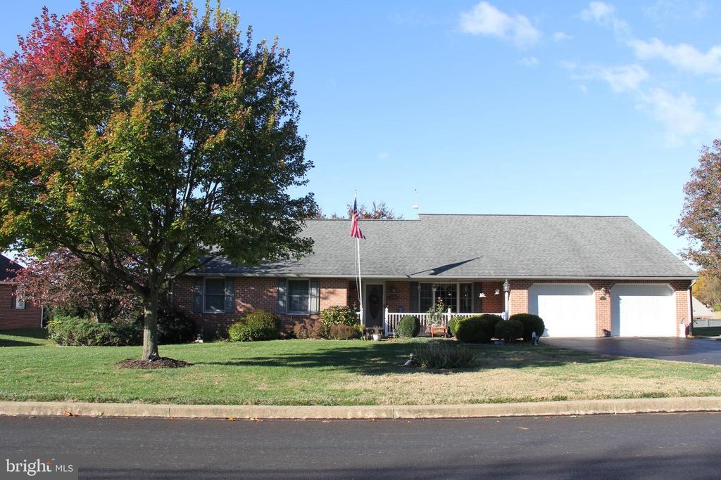 668 SNYDER HILL RD, Lititz, PA 17543