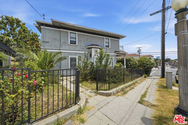 600 E Edgeware Road, Los Angeles, CA 90026