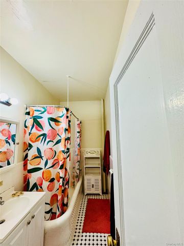 472 Gramatan Avenue Bldg. 6 Bldg. 6, FF2, Mount Vernon, NY 10552