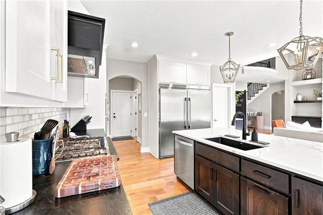 13559 Terrace Park Drive, Parkville, MO 64152