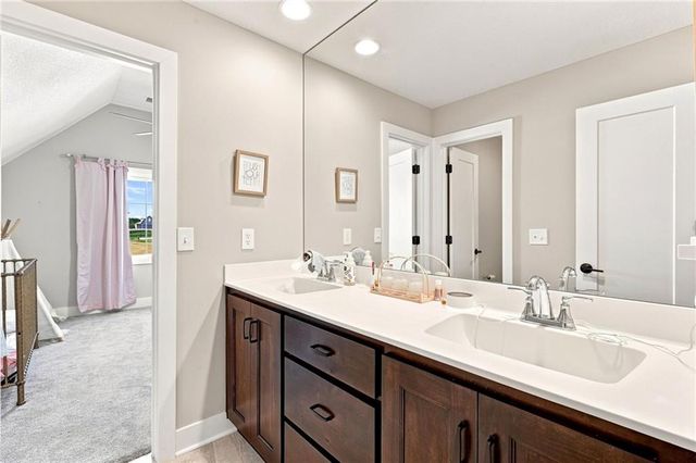 13559 Terrace Park Drive, Parkville, MO 64152