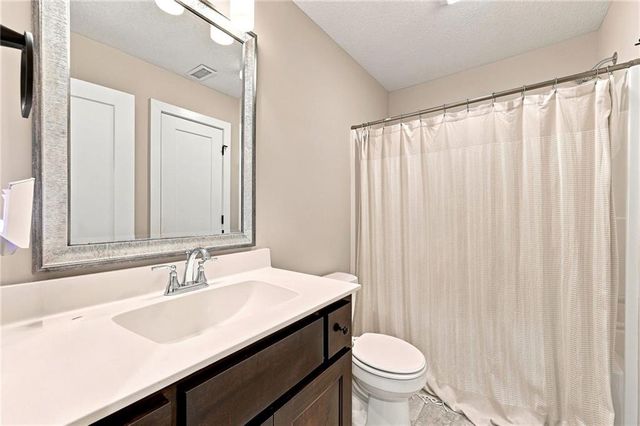 13559 Terrace Park Drive, Parkville, MO 64152
