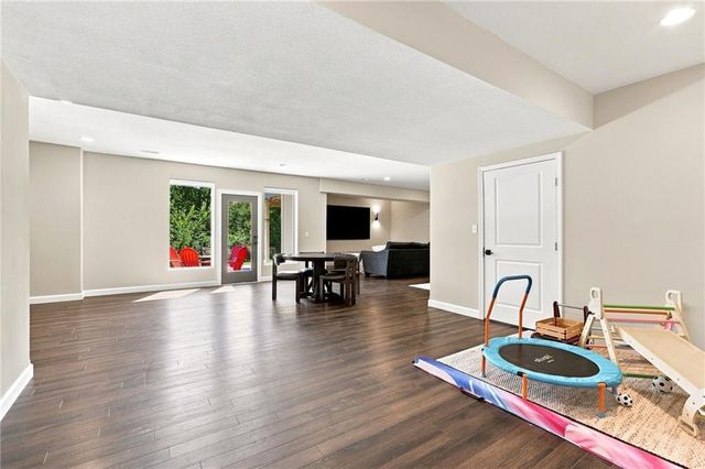 13559 Terrace Park Drive, Parkville, MO 64152