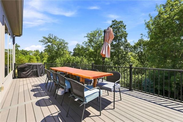 13559 Terrace Park Drive, Parkville, MO 64152