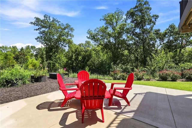 13559 Terrace Park Drive, Parkville, MO 64152
