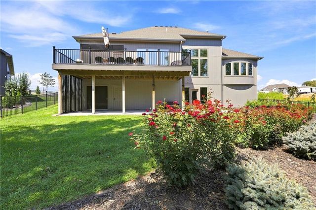 13559 Terrace Park Drive, Parkville, MO 64152