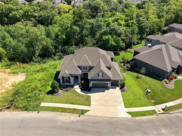 13559 Terrace Park Drive, Parkville, MO 64152