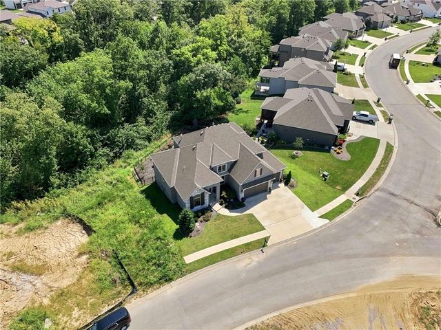 13559 Terrace Park Drive, Parkville, MO 64152
