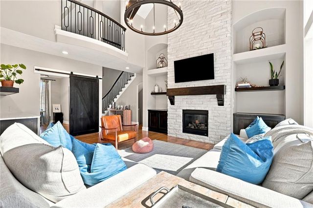 13559 Terrace Park Drive, Parkville, MO 64152