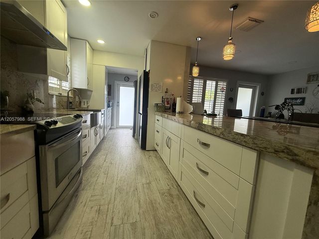 701 SW 4th Court, Hallandale Beach, FL 33009