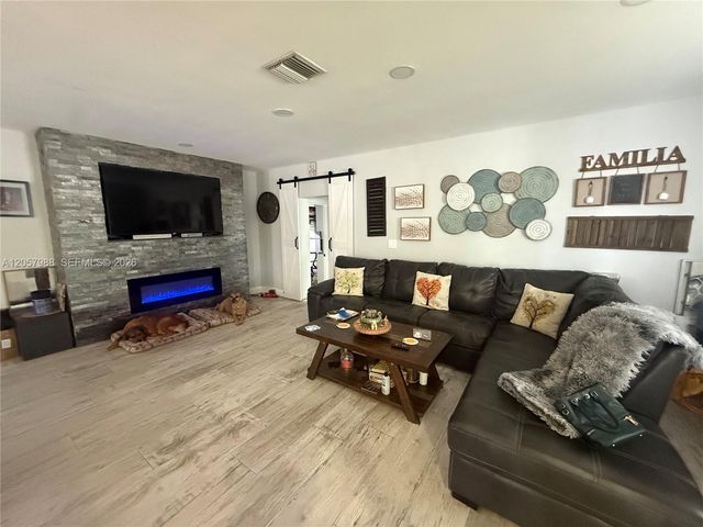 701 SW 4th Court, Hallandale Beach, FL 33009