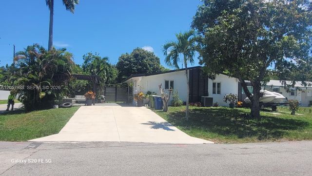 701 SW 4th Court, Hallandale Beach, FL 33009