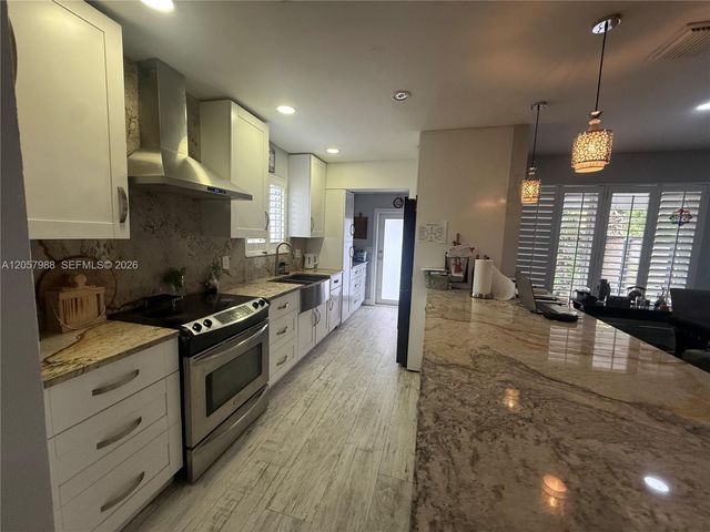 701 SW 4th Court, Hallandale Beach, FL 33009