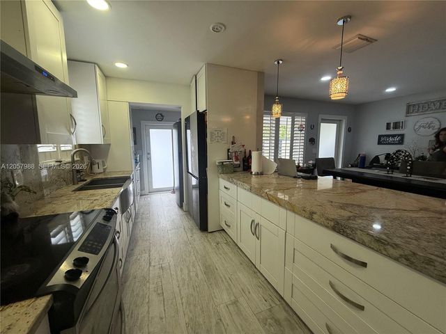 701 SW 4th Court, Hallandale Beach, FL 33009