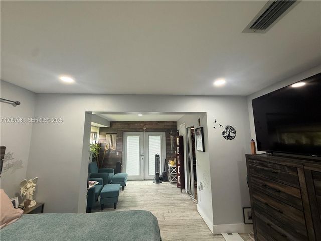 701 SW 4th Court, Hallandale Beach, FL 33009