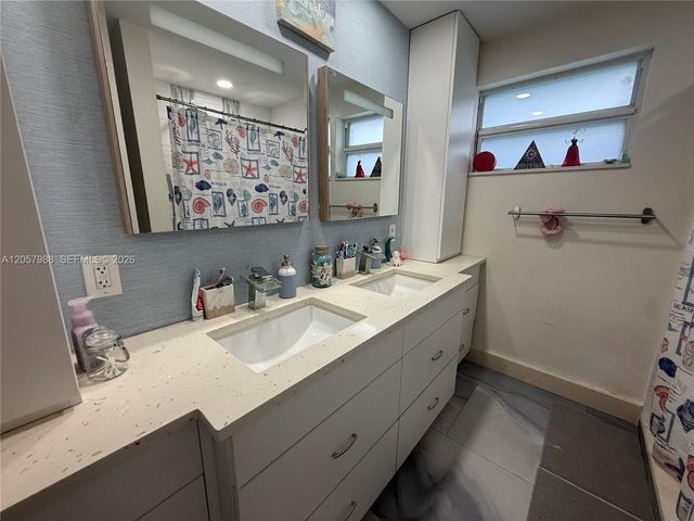 701 SW 4th Court, Hallandale Beach, FL 33009