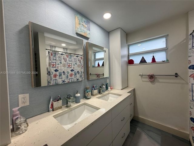 701 SW 4th Court, Hallandale Beach, FL 33009