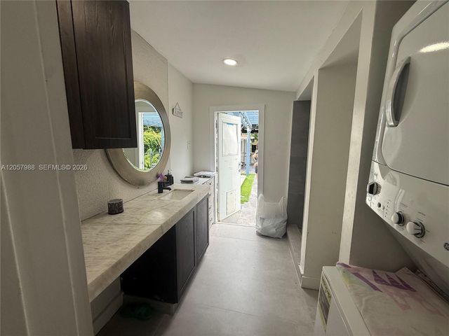 701 SW 4th Court, Hallandale Beach, FL 33009