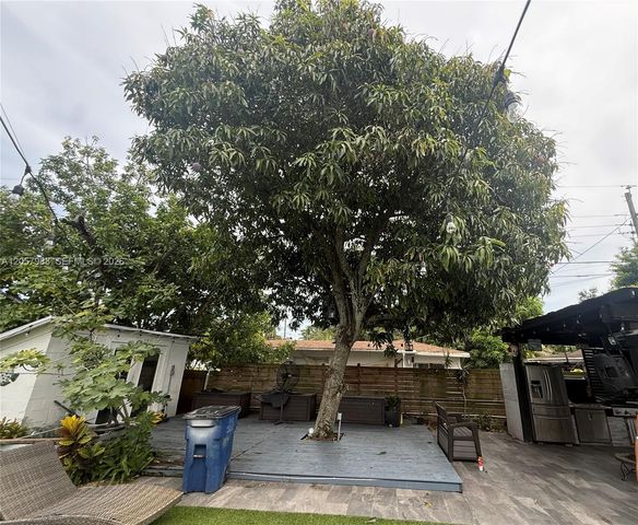 701 SW 4th Court, Hallandale Beach, FL 33009