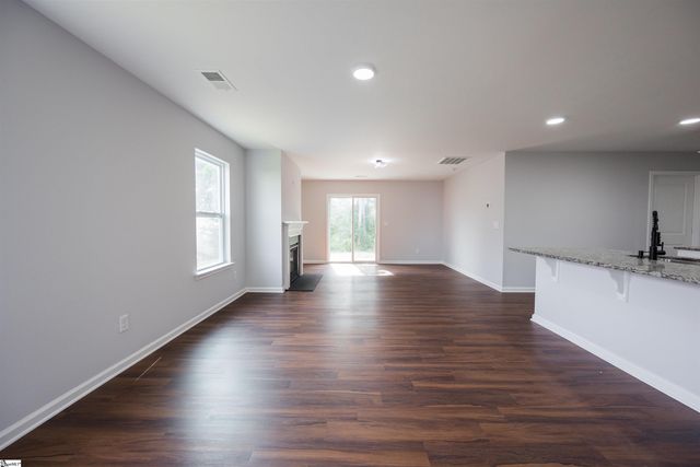 1305 Ledsham Court, Greer, SC 29651