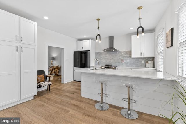 1529 VILLAGE RD, Strasburg, PA 17579