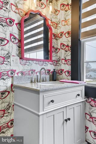 1529 VILLAGE RD, Strasburg, PA 17579