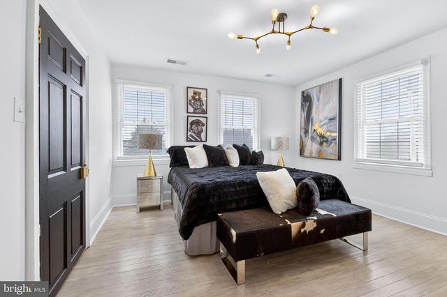 1529 VILLAGE RD, Strasburg, PA 17579