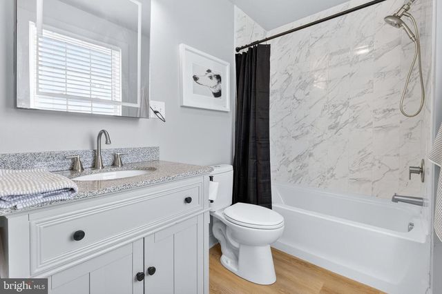 1529 VILLAGE RD, Strasburg, PA 17579