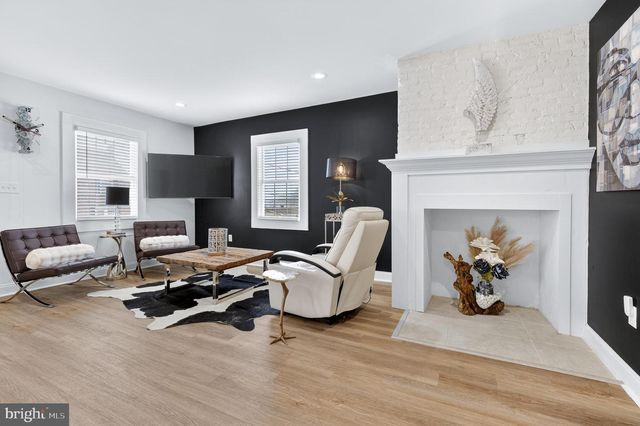 1529 VILLAGE RD, Strasburg, PA 17579