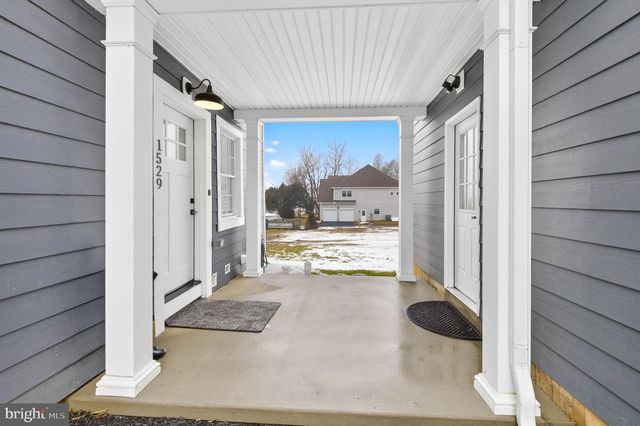 1529 VILLAGE RD, Strasburg, PA 17579