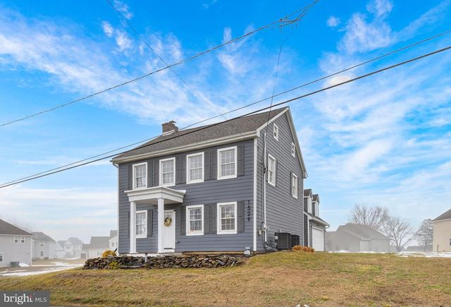 1529 VILLAGE RD, Strasburg, PA 17579