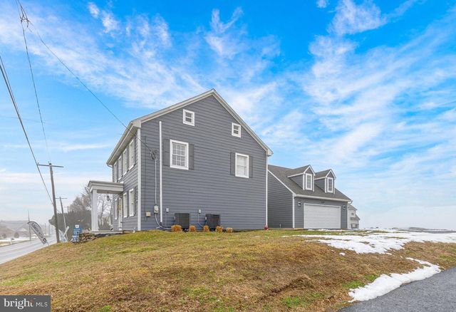 1529 VILLAGE RD, Strasburg, PA 17579