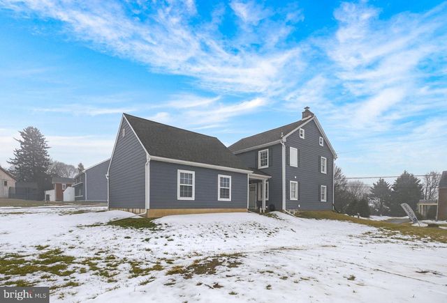 1529 VILLAGE RD, Strasburg, PA 17579