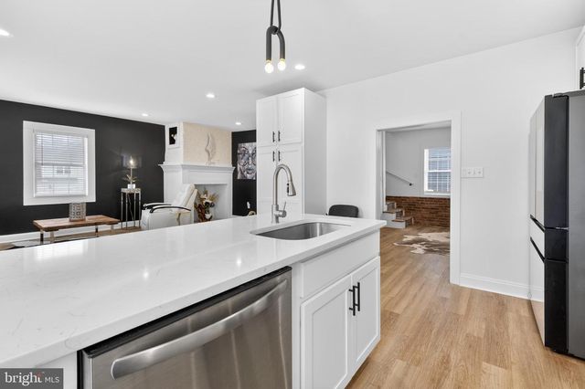 1529 VILLAGE RD, Strasburg, PA 17579