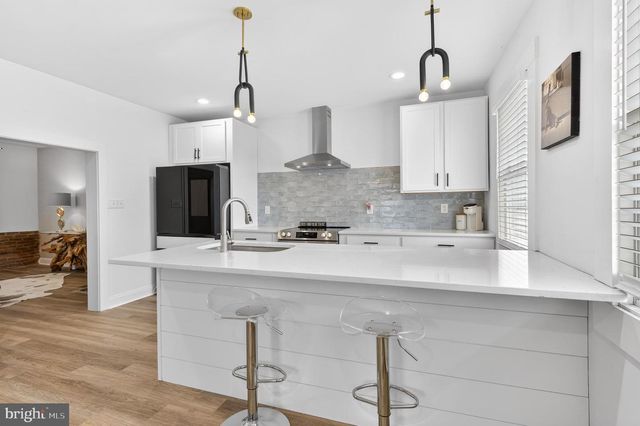 1529 VILLAGE RD, Strasburg, PA 17579