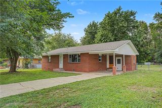 707 E Sumac Street, Rogers, AR 72756
