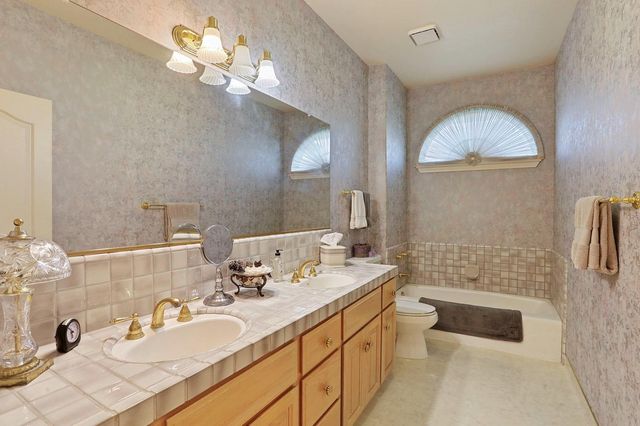 11791 N Alpine Rd, Lodi, CA 95240