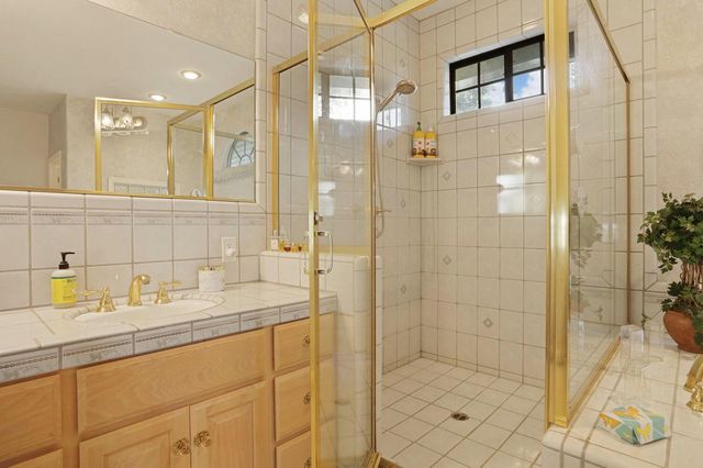 11791 N Alpine Rd, Lodi, CA 95240