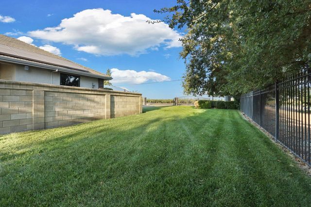 11791 N Alpine Rd, Lodi, CA 95240