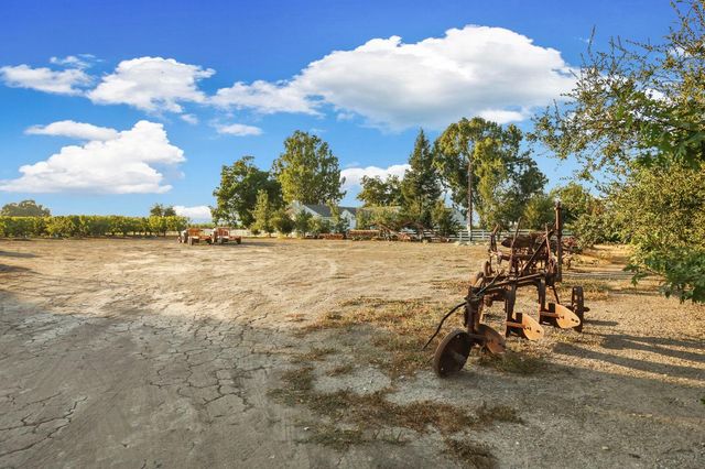 11791 N Alpine Rd, Lodi, CA 95240