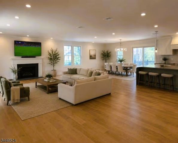 9 Crestview Ct, Montclair Twp., NJ 07042