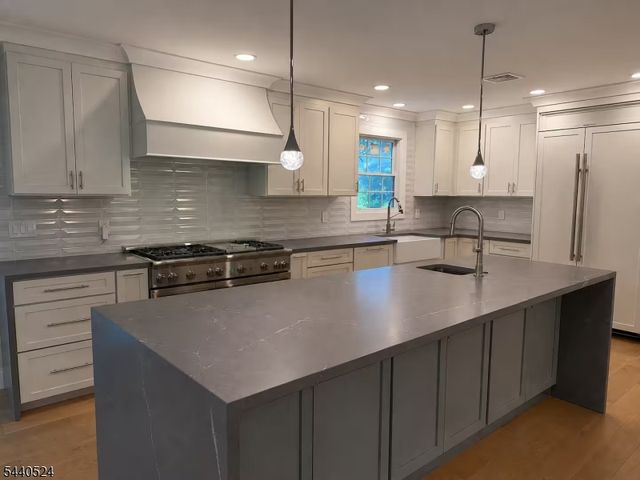 9 Crestview Ct, Montclair Twp., NJ 07042